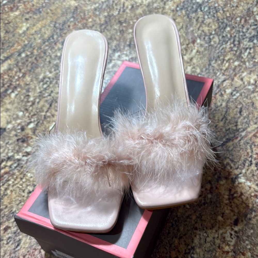 Elegant Women's Pink Fur Slide Sandals